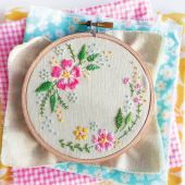 Kit de broderie sur tambour - Tamar Nahir Yanai - Cercle de fleurs