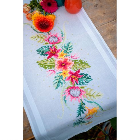 Kit de broderie FLEURS JAUNES, chemin de table, kit complet avec nappe pré- dessinée à broder, kit de broderie avec patron de broderie pour adulte, broderie au point de croix
