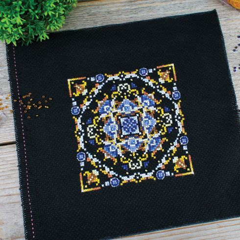 Support De Broderie Au Point De Croix, Cadre Intégré Au Bureau Pivoté, Tour De Point De Croix