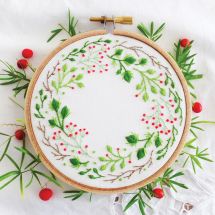 Kit de broderie sur tambour - Tamar Nahir Yanai - Couronne de fleurs