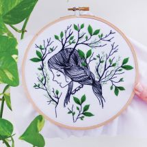 Kit de broderie sur tambour - Tamar Nahir Yanai - Fille de la forêt