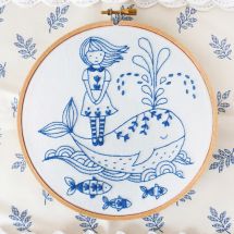 Kit de broderie sur tambour - Tamar Nahir Yanai - La fIlle et la baleine