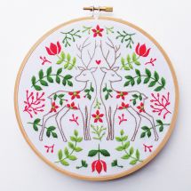 Kit de broderie sur tambour - Tamar Nahir Yanai - Deux cerfs de Noël