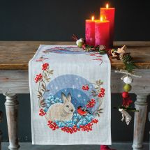 Kit de chemin de table à broder - Vervaco - Lièvre des neiges et bouvreuil