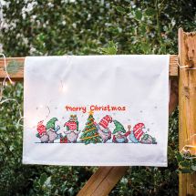 Kit de serviette de cuisine à broder - Vervaco - Gnomes avec sapin de Noël
