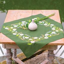 Kit de nappe à broder - Vervaco - Fleurs blanches